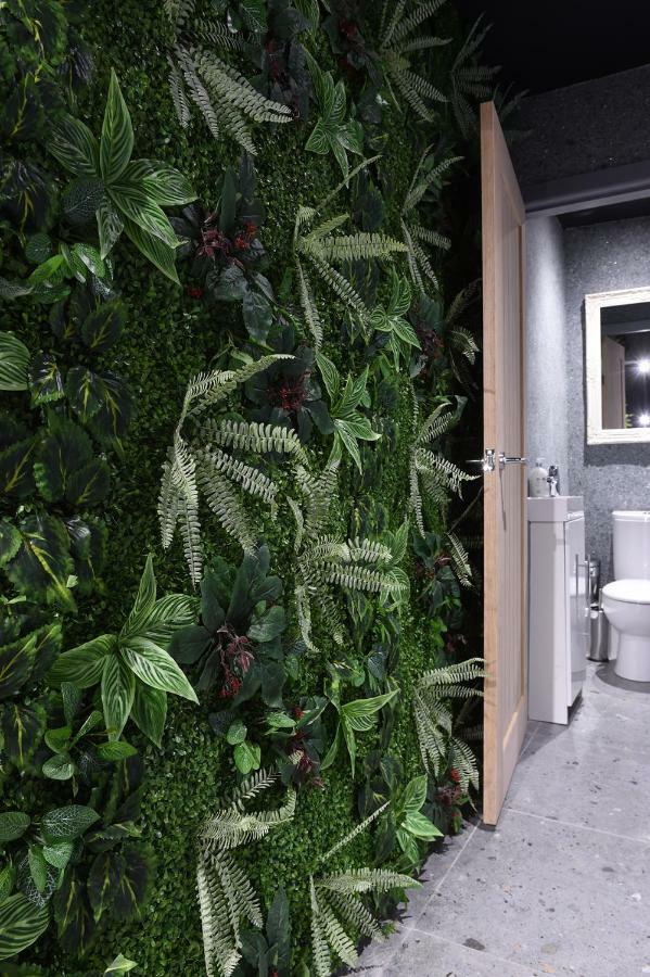 La Jungle Du Swan Apartment Manchester Exterior photo